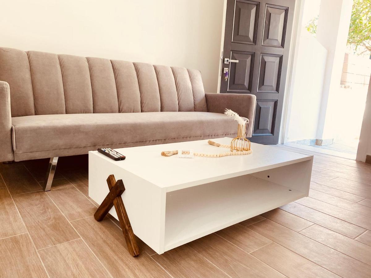 Louvros Luxury Suites Dassia  Bagian luar foto