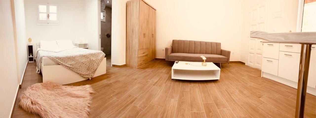 Louvros Luxury Suites Dassia  Bagian luar foto