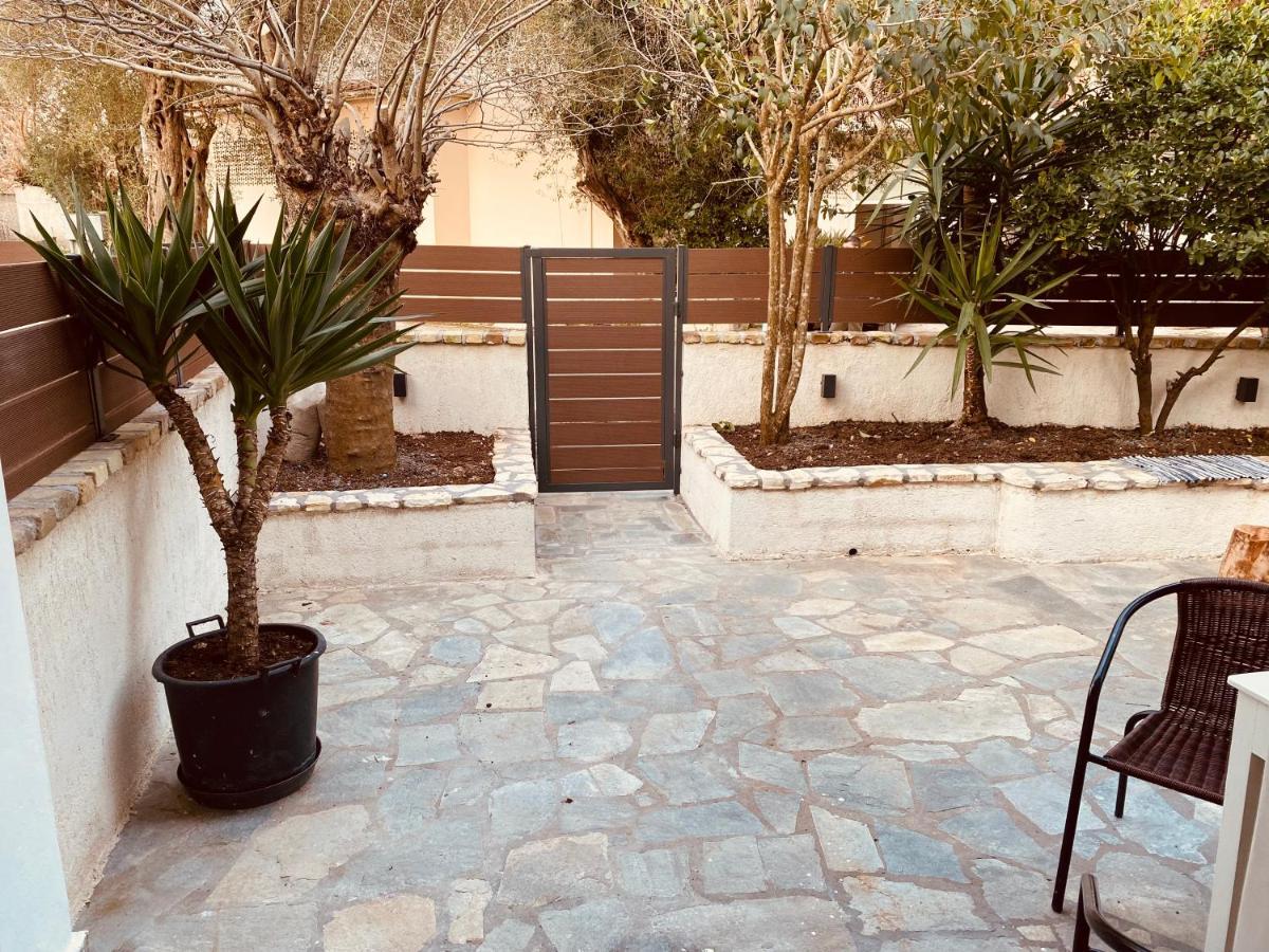 Louvros Luxury Suites Dassia  Bagian luar foto